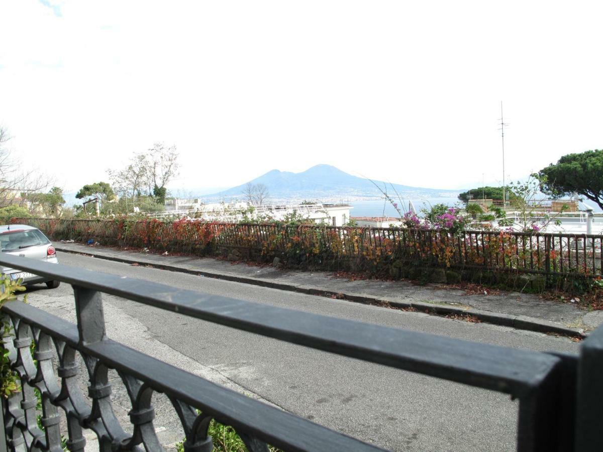 Monocamera Con Terrazzogiardino -Studette -Zona Panoramica Posillipo 나폴리 외부 사진