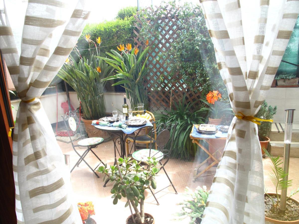 Monocamera Con Terrazzogiardino -Studette -Zona Panoramica Posillipo 나폴리 외부 사진